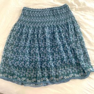 SWEET AND SASSY size small flowy skirt !